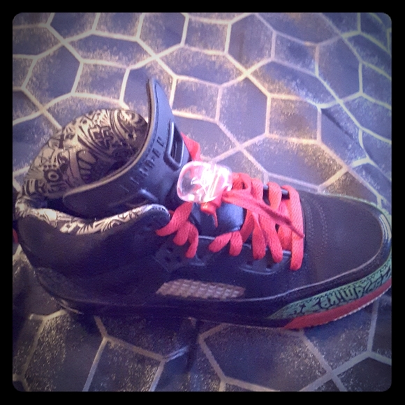 Jordan 4 - Picture 1 of 3